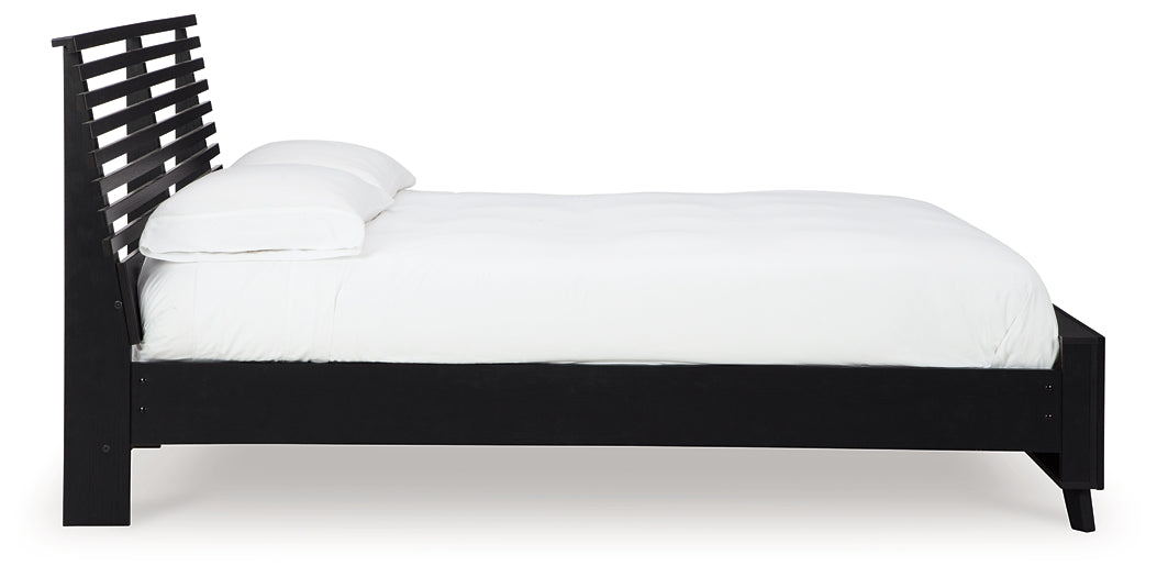 Danziar Slat Panel Bed